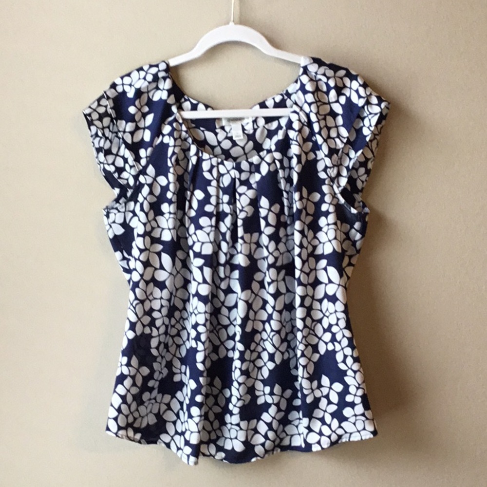 SOLD - Dress Barn Flowy, Capped Sleeves Blouse, L